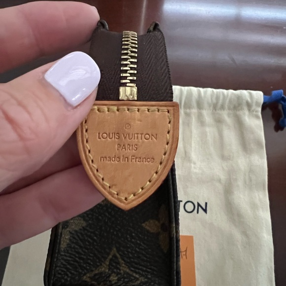 SOLD Authentic Louis Vuitton Toiletry 15 - Picture 2 of 10